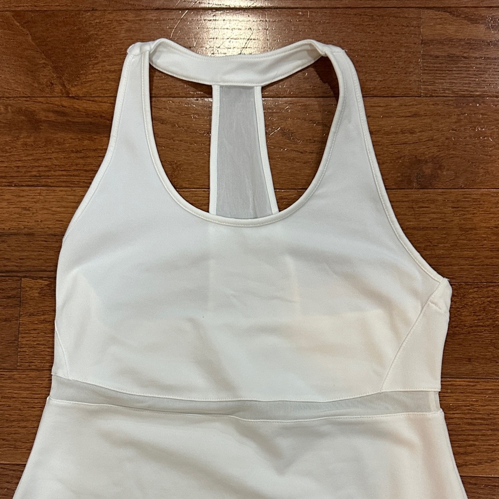 GAP Fit White Tennis dress with mesh detail - Picture 3 of 4